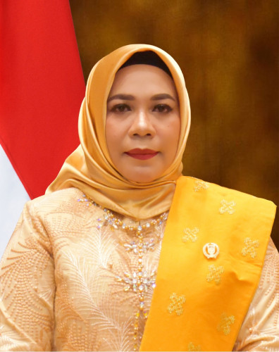 Hj. Yanti Komalasari, SE.,MM